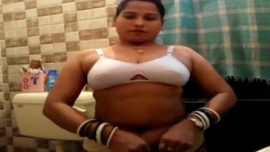 380px x 214px - Desi sexy figure bihari bhabhi exposed her naked figure on demand ...
