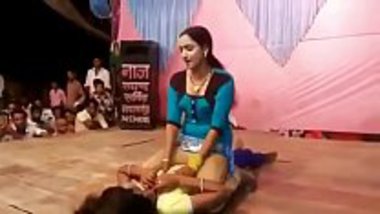 Telugu recording dance showing a lesbian act indians get fucked