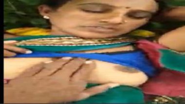 Boro Boro Dudh Bangladesh - Bangladeshi kochi meyer boro boro dudh indian home video on ...